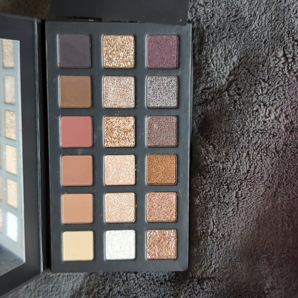 LORAC Pro Noir Palette - Picture 4 of 6